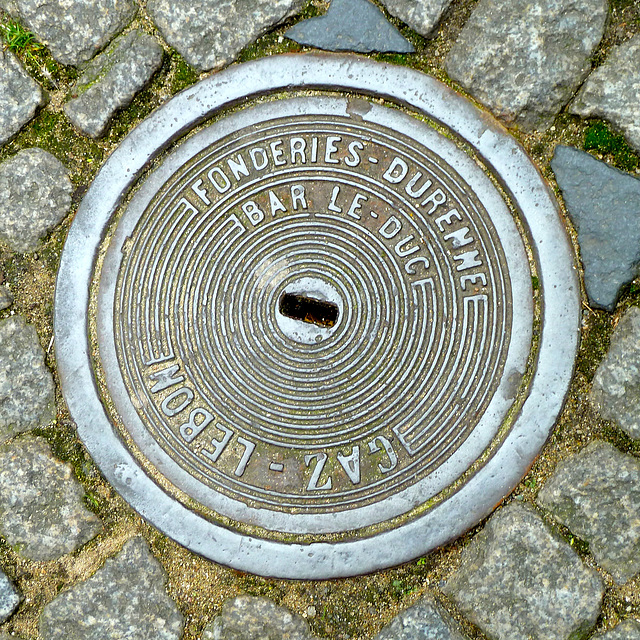 Saint-Malo 2014 – Manhole cover of Fonderies-Durenne of Bar-le-Duc