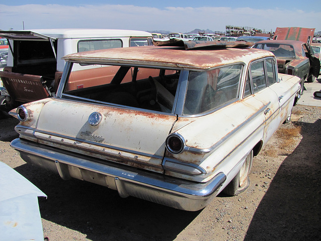 1960 Pontiac Catalina Safari Wagon