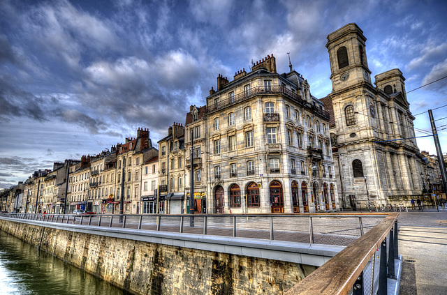 BESANCON: Le quai Veil Picard 01