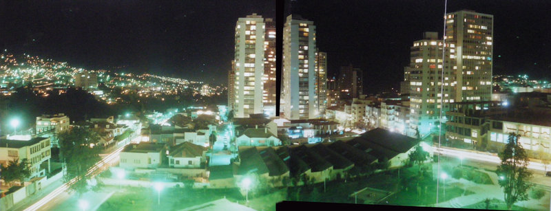 30 La Paz: At Night