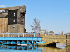 bridge and granary, battlesbridge, essex