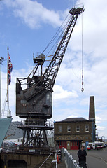 DSCF2020 Dockside crane with the Old Firestation beyond - 2008