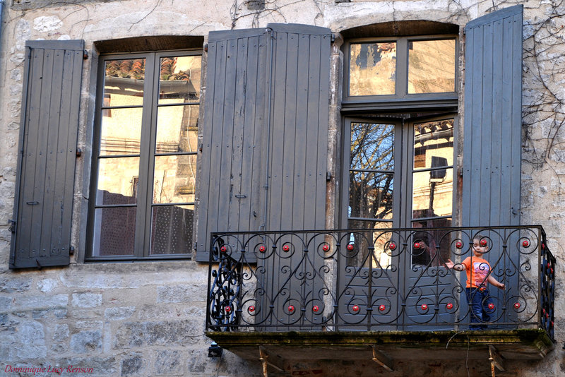 enfant au balcon