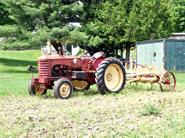 DSCF2090a Massey Harris c1949