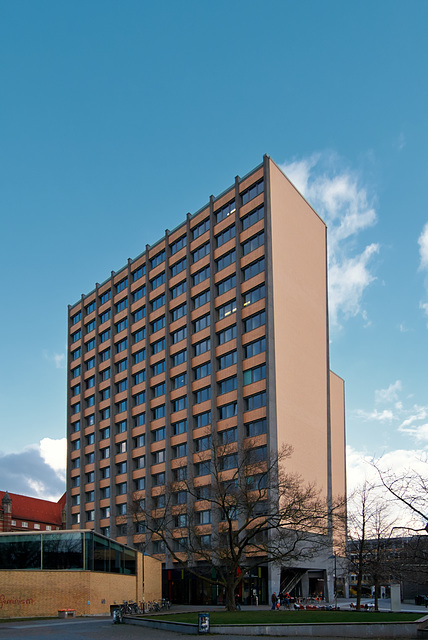 hochhaus-1180478-co-24-03-14