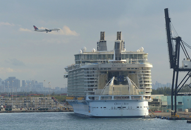 Oasis of the Seas at Port Everglades - 25 January 2014