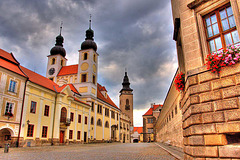 Telč_Church of the Name of Jesus & St James' Church