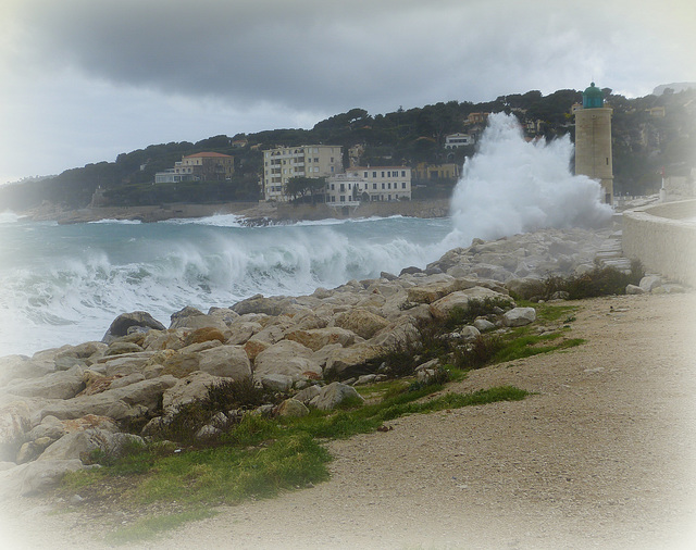 ...le phare de Cassis ,hier...