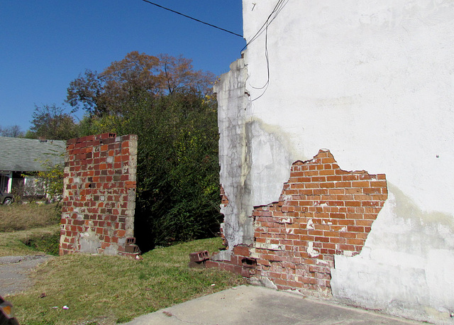 Peeling Wall