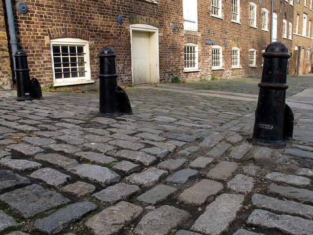 Setts & Bollards