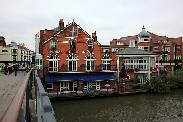 Windsor - House On the Bridge