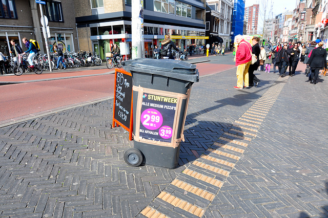 Advertisement bin