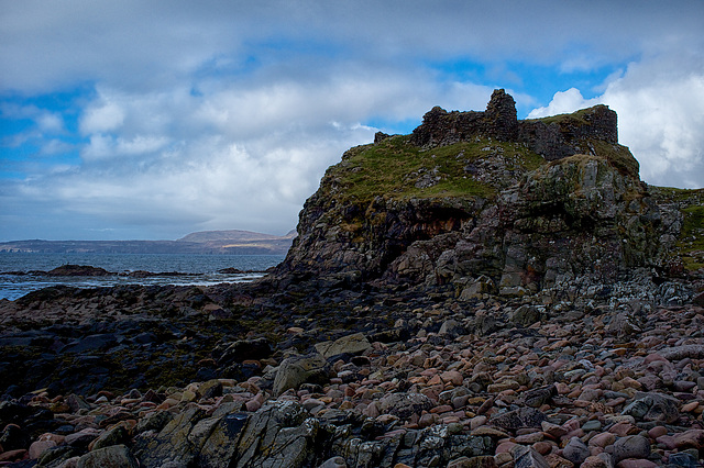 The remains of Dunsgiath Castle