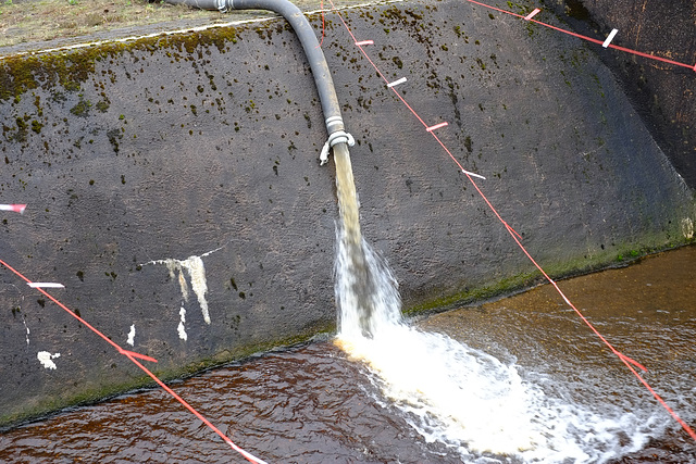 Hurst Reservoir draining away