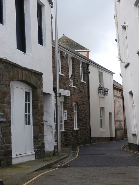 A lovely little  street full of pottery shops etc