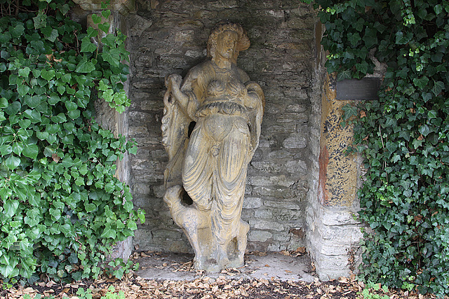 20100812 7495Aw [D~BI] Statue, Burg Sparrenberg, Bielefeld