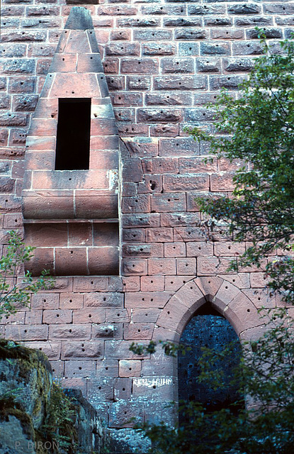 Oriel et porte ogivale du Wasenbourg