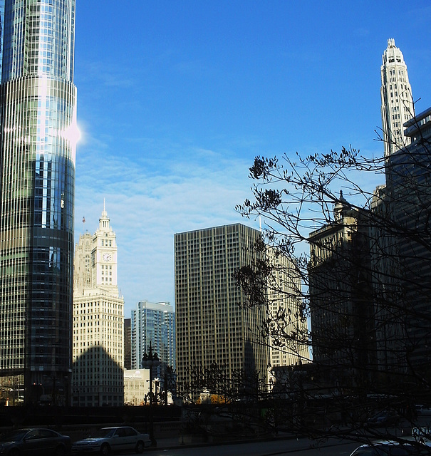 Sunny morning Chicago Loop.