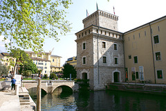 Riva del Garda. Die Wasserburg - die Rocca. ©UdoSm