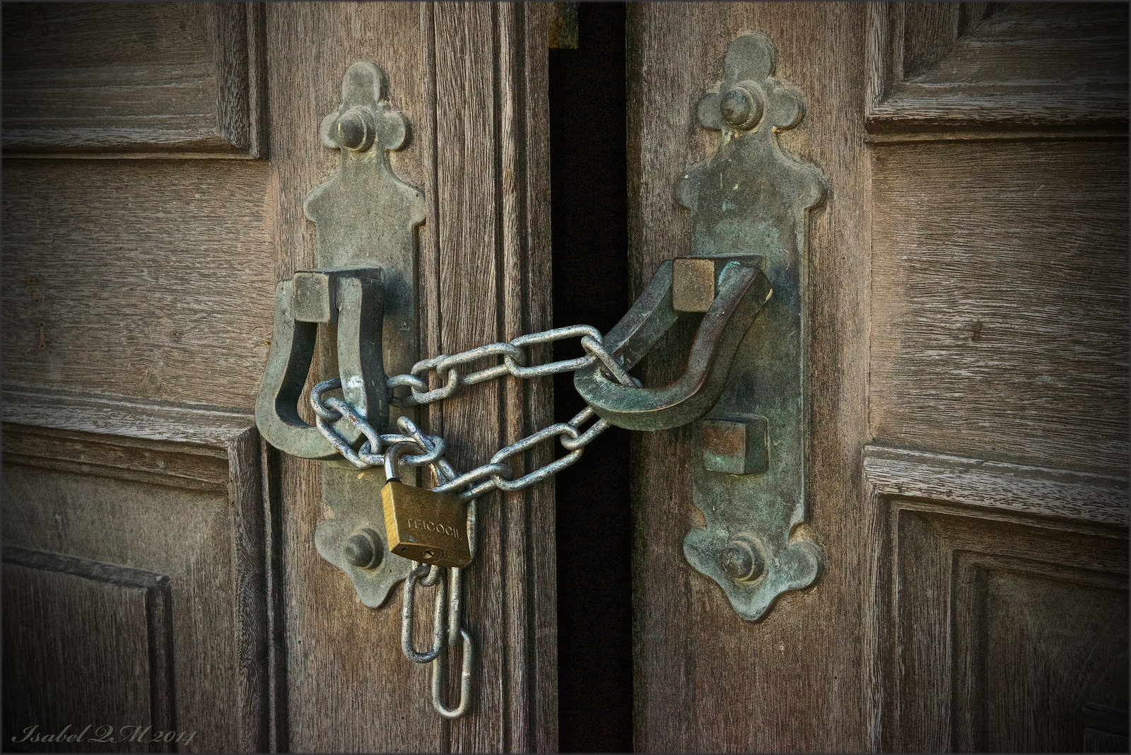 Faro, de porta entreaberta...