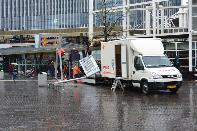 New sign for the bus departures at Leiden Centraal