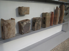 Aquincum : exemples de canalisations en céramique.