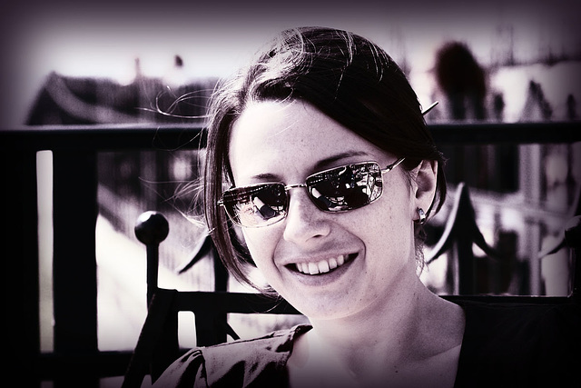 Smile & Sunglasses_1