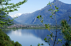 Lago d'Idro. Blick auf Ponte Caffaro am nördlichen Ende des Sees.  ©UdoSm