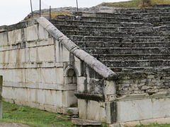 Théâtre de Stobi : coupe des gradins.