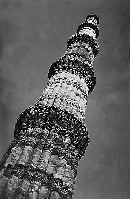 Qutub Minar India c1945