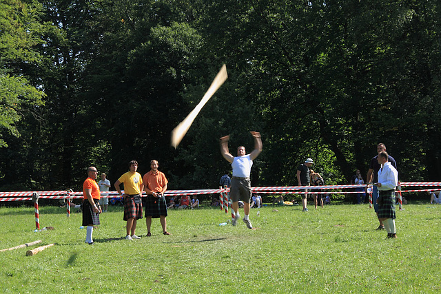 Caber Tossing 2