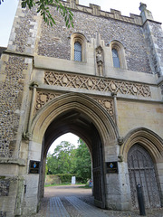 norwich cathedral bishops gate