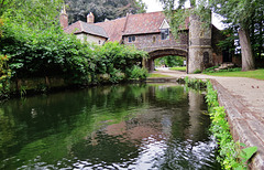norwich cathedral pulls ferry gatehouse
