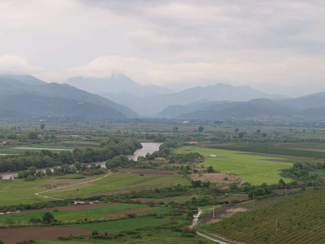 La vallée du Vardar vue depuis Isar.