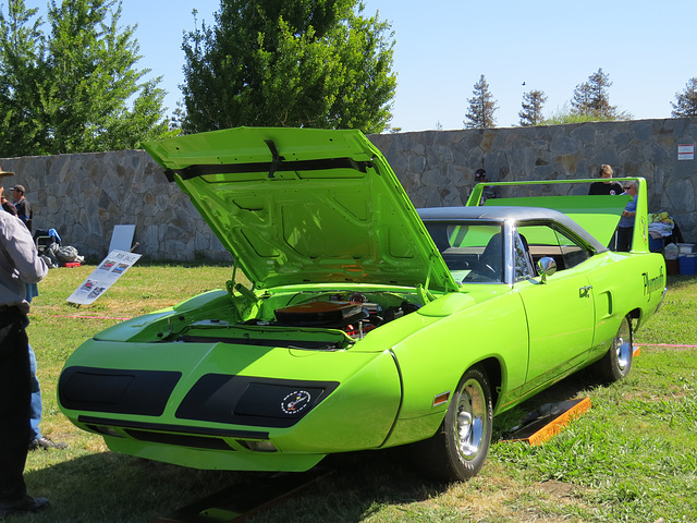 1970 Plymouth Hemi Road Runner Superbird