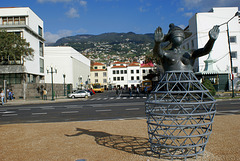 Funchal. Statue an der Uferpromenade. ©UdoSm