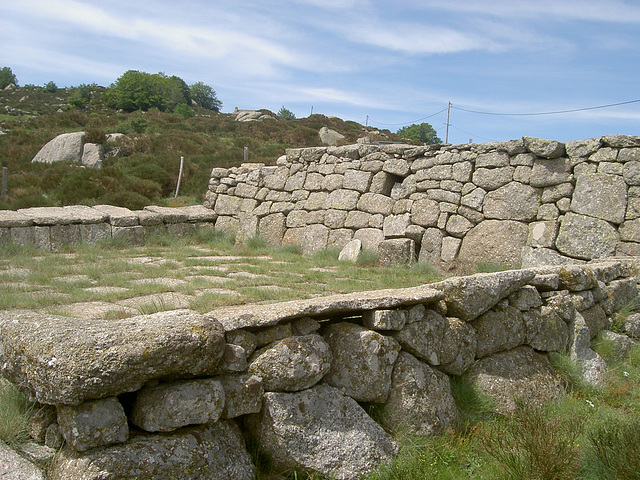 LOZERE Village et fermes (9)