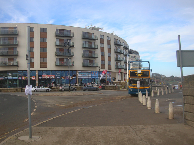 Shoreline Suncruiser Buses V182 OOE in Scarborough - 10 Nov 2012 (DSCN9348)