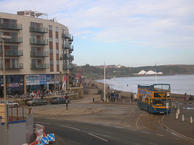 Shoreline Suncruiser Buses V182 OOE in Scarborough - 10 Nov 2012 (DSCN9353)