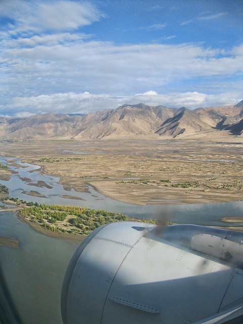 approach to Gonggar