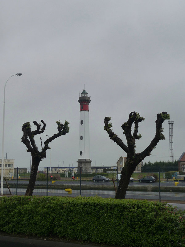 Le Phare et Deux Arbres - 25 Avril 2014