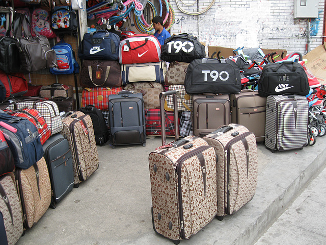 luggage shop