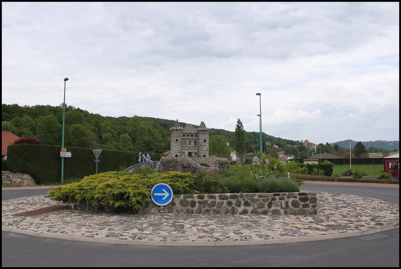 Volhac (Auvergne , France)- Rond-point