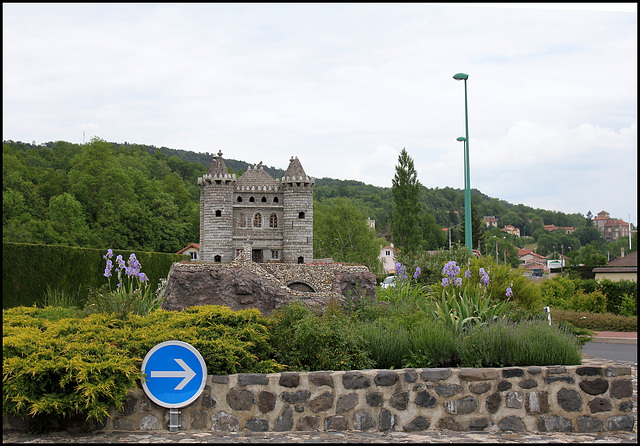 Volhac -Auvergne (France) - Rond-point