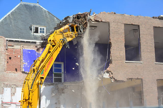 Demolition of the old Anatomy Lab