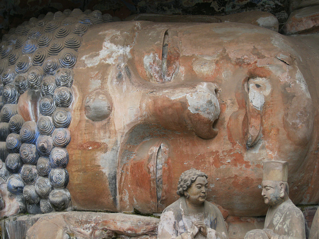 head of the recumbent Buddha