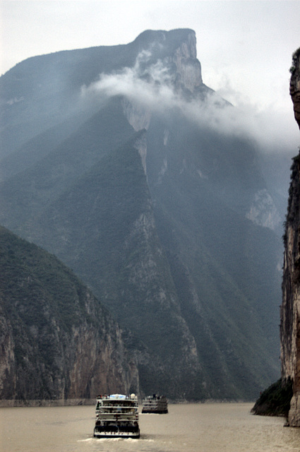 entering QuTang Gorge