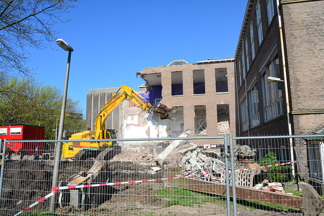 Demolition of part of the Anatomy Lab