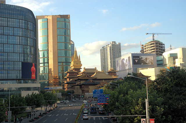 Jing'an Temple and its surroundings