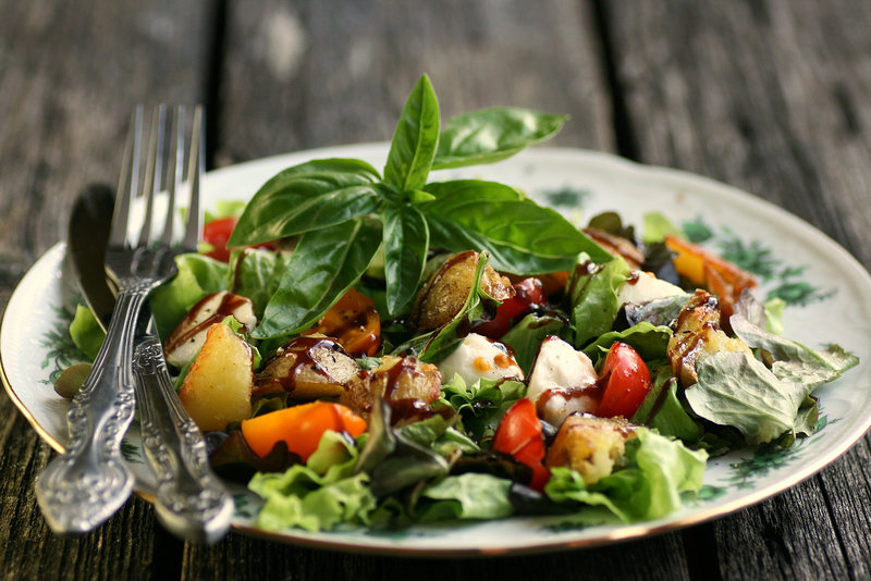 Kartuli-mozzarellasalat / Potato and mozzarella salad